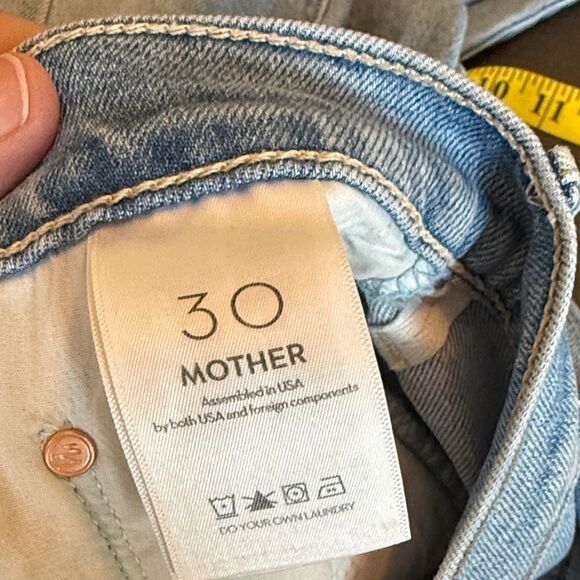 MOTHER The Insider Crop Pointy Fray Let’s Get it Together Jeans size 30 - Picture 12 of 13